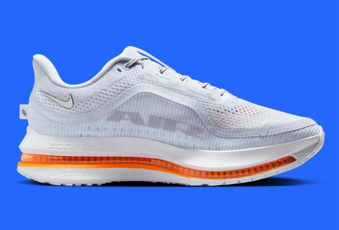 人！这双Nike跑鞋把能给的都给足了必一运动sport网页版登录配置诱(图4)