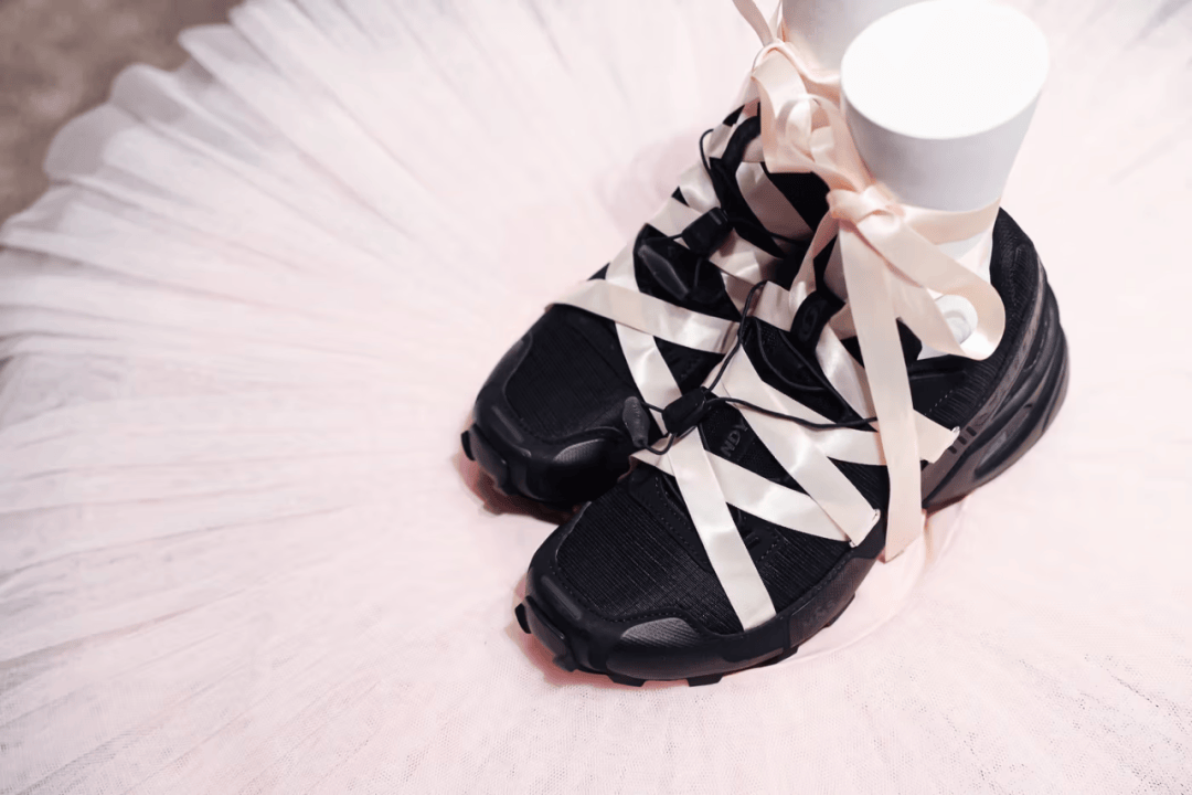 启：从单一款式到联名竞赛必一体育薄底鞋 20 开(图2)