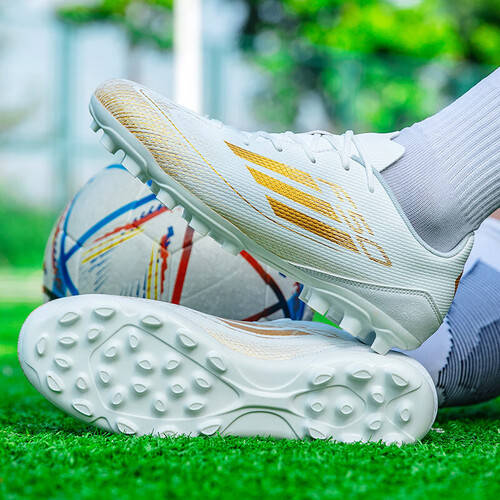 秘密武器：梅西F50足球鞋bsport体