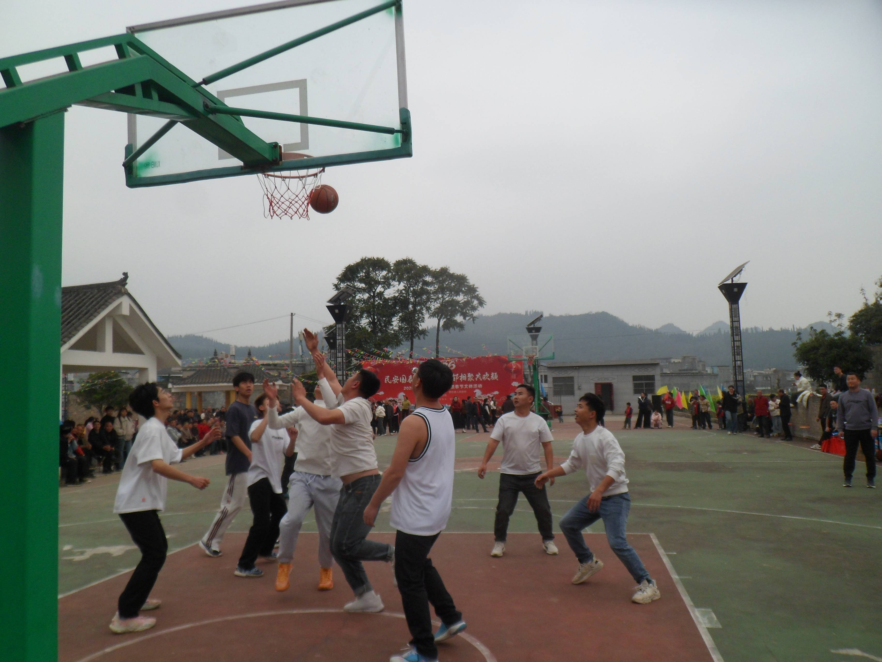 龙县德卧村多彩文体活动欢度新春佳节必一b体育app网页版登录贵州安(图5)